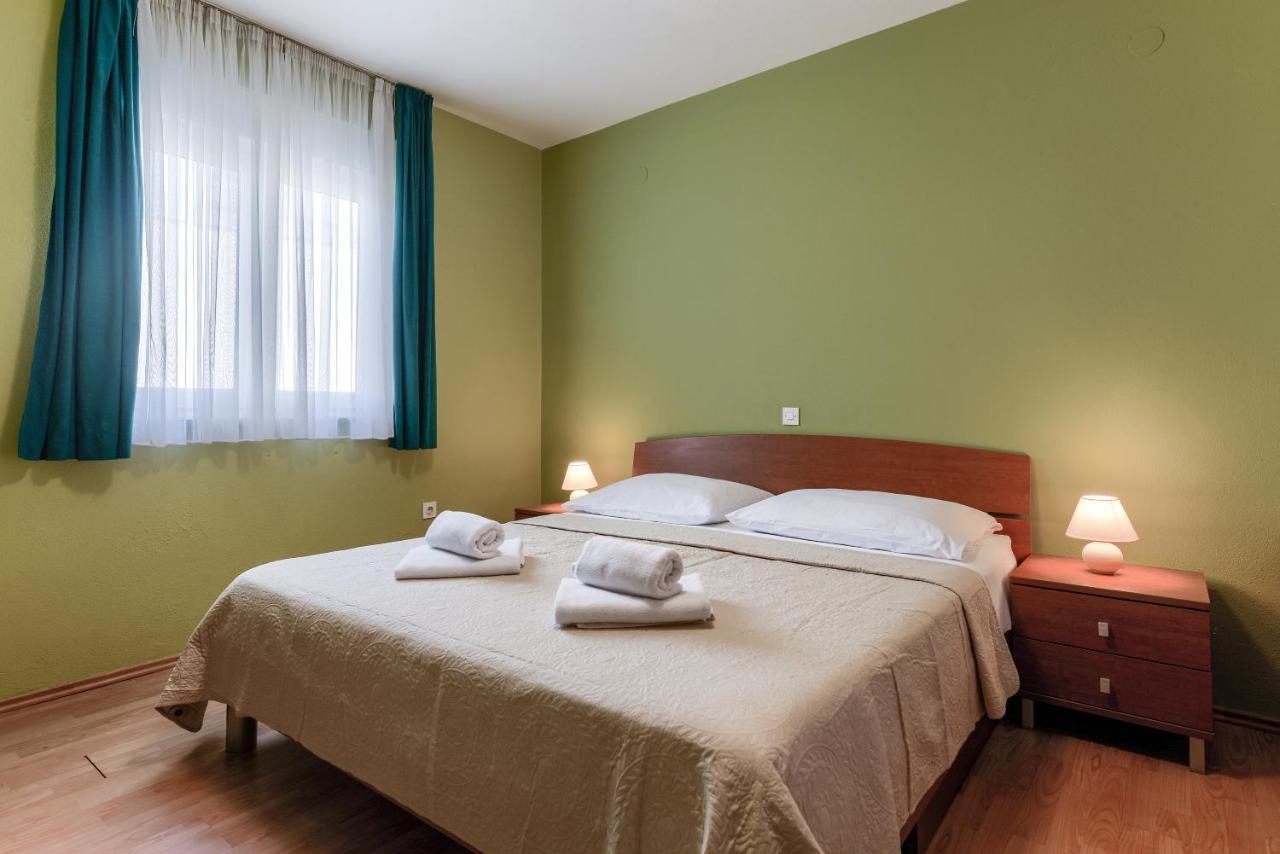 Olive Maris Apartment Petrcane Exterior photo