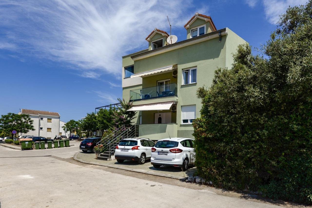 Olive Maris Apartment Petrcane Exterior photo